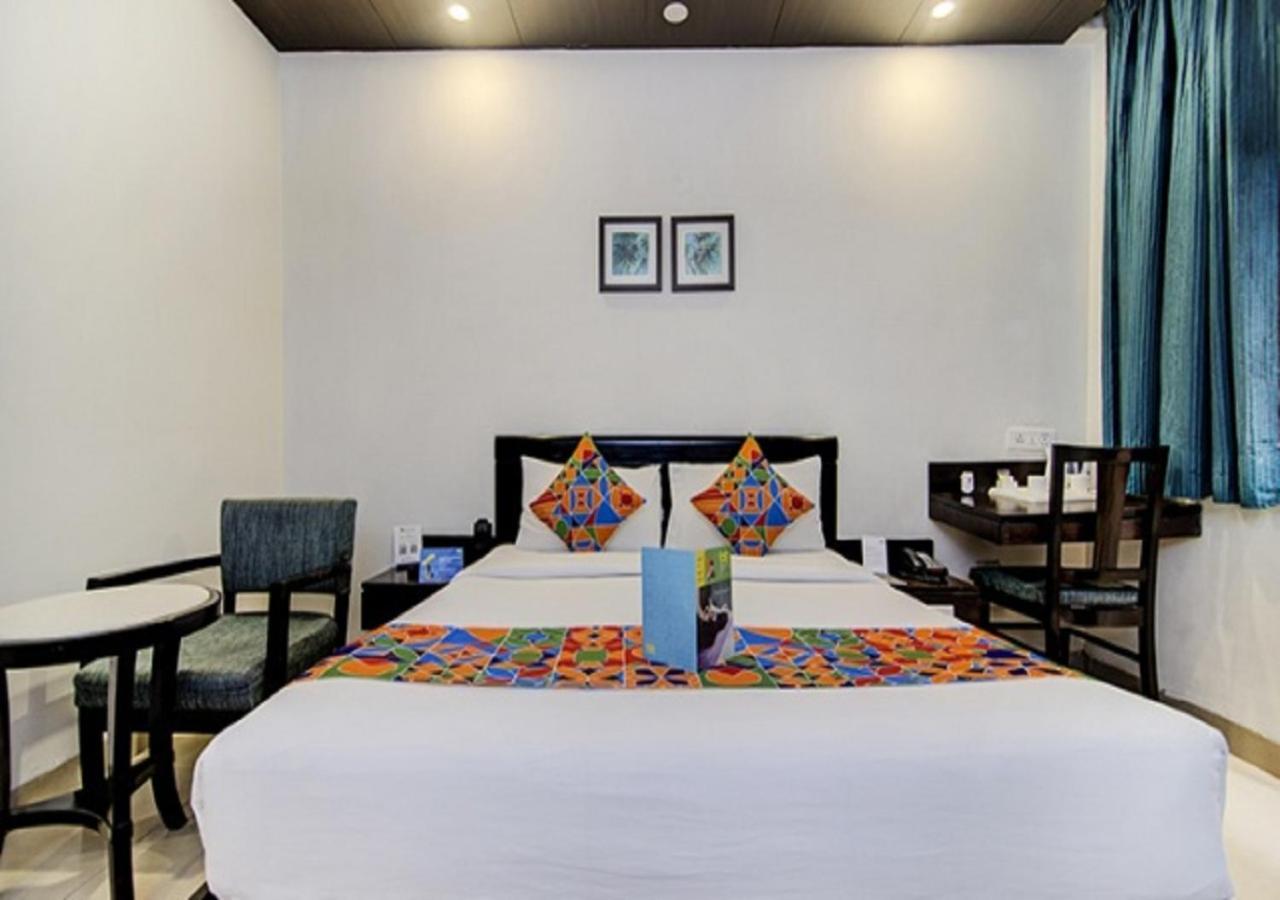 Hotel Rockland Panchsheel Enclave Nuova Delhi Esterno foto