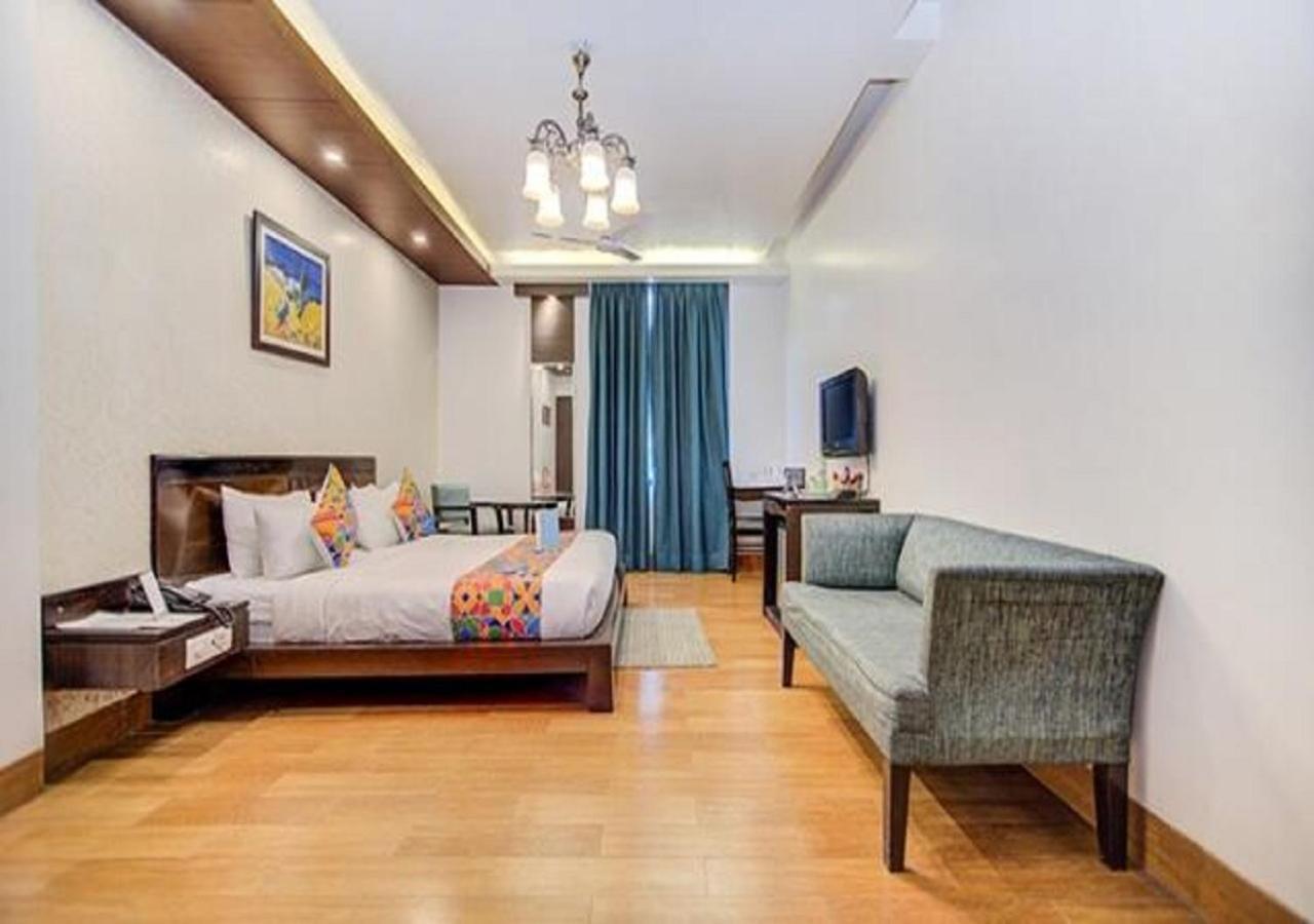 Hotel Rockland Panchsheel Enclave Nuova Delhi Esterno foto
