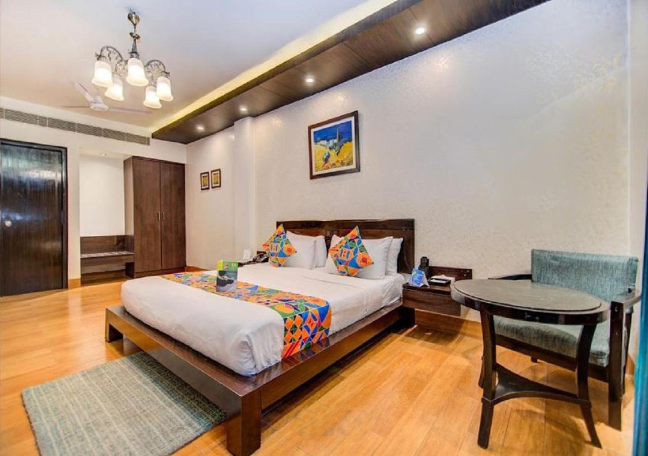 Hotel Rockland Panchsheel Enclave Nuova Delhi Esterno foto