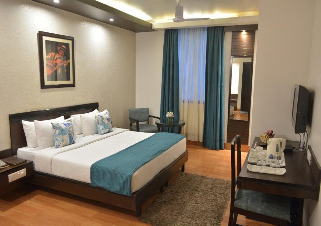 Hotel Rockland Panchsheel Enclave Nuova Delhi Esterno foto