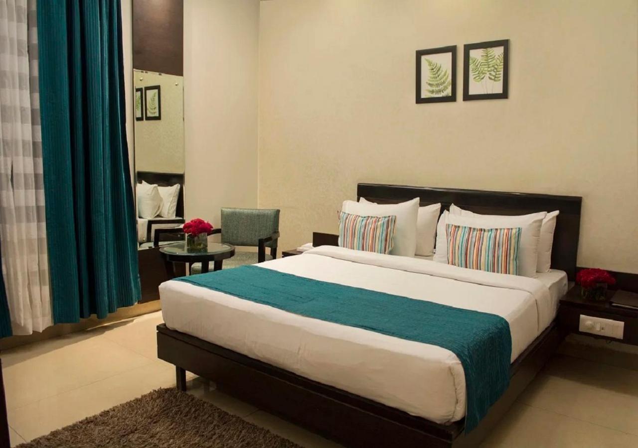 Hotel Rockland Panchsheel Enclave Nuova Delhi Esterno foto