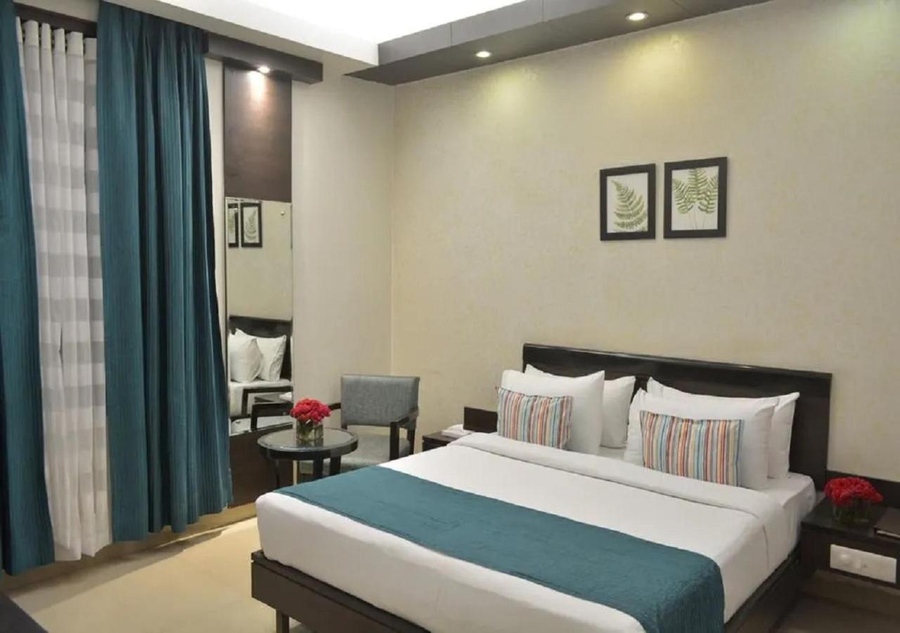 Hotel Rockland Panchsheel Enclave Nuova Delhi Esterno foto